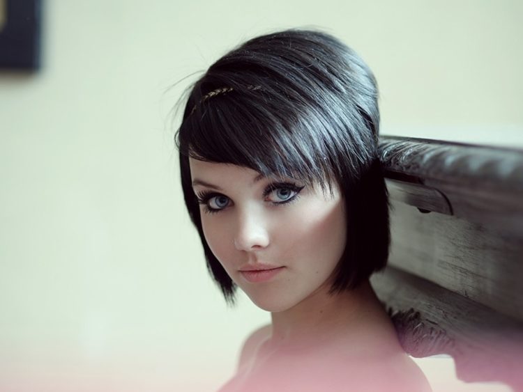 Fashionable coloring on bob haircuts for dark and light hair