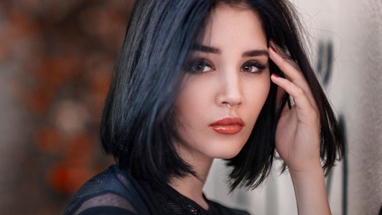 Fashionable coloring on bob haircuts for dark and light hair