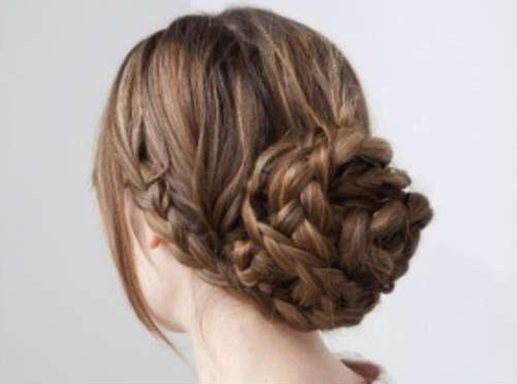 Do-it-yourself bun for long hair