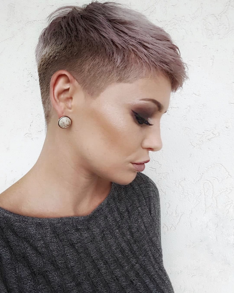 Women's haircuts with shaved temples