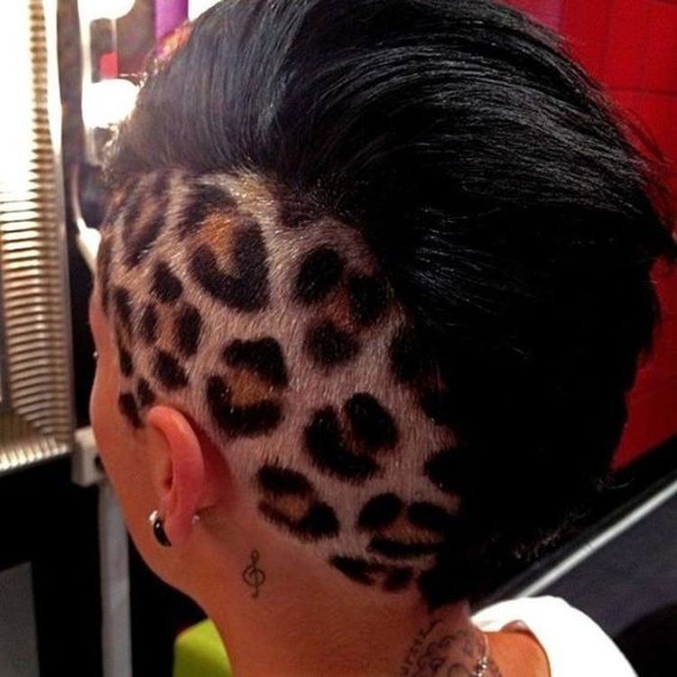 Women's haircuts with shaved temples