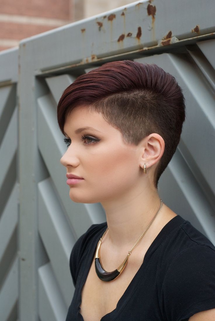 Women's haircuts with shaved temples