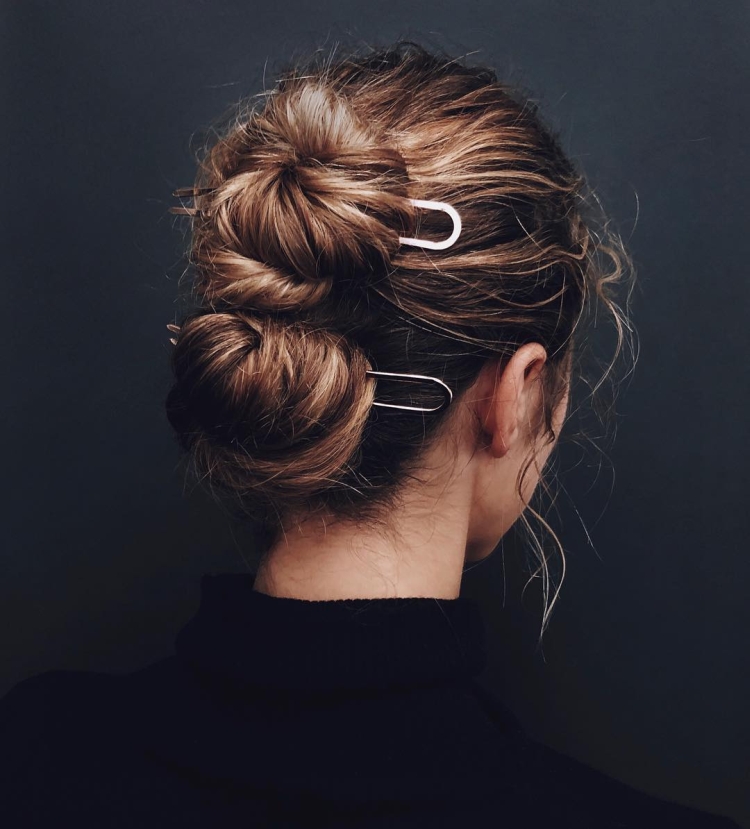 Do-it-yourself bun for long hair