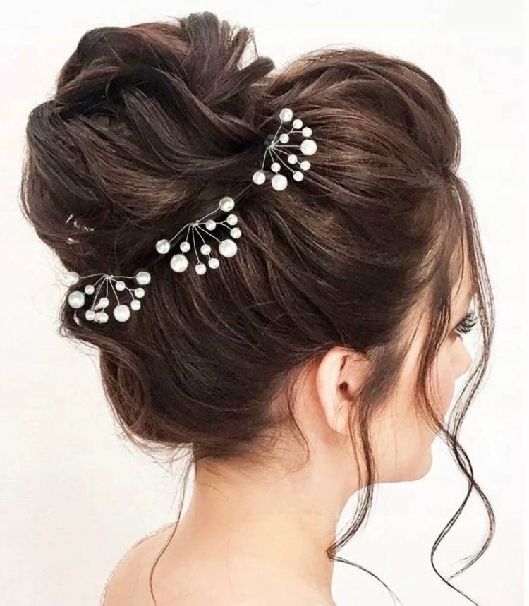 Do-it-yourself bun for long hair