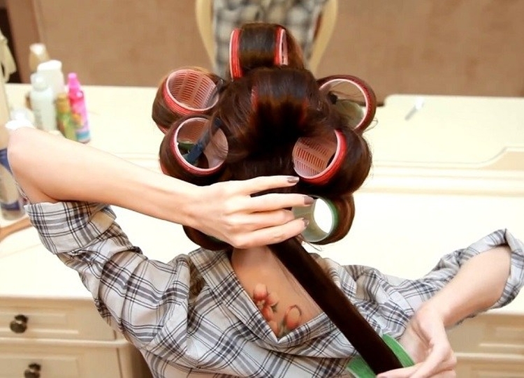 How to properly wind hair on curlers at home, methods and techniques