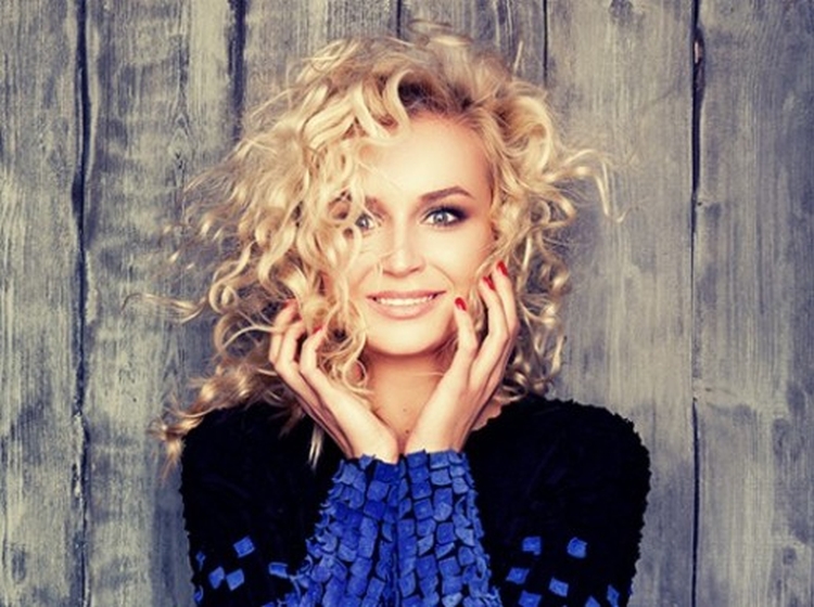 Polina Gagarina's hairstyle