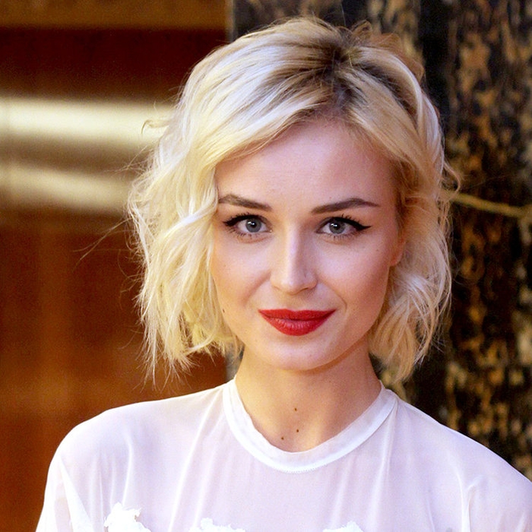 Polina Gagarina's hairstyle