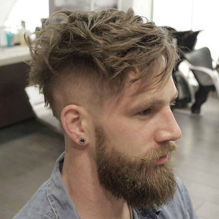 Grunge hairstyle for men who suits