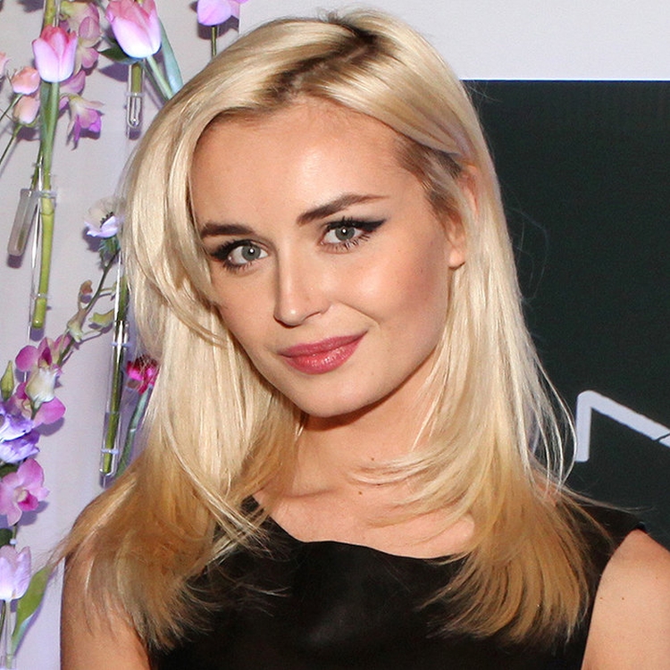 Polina Gagarina's hairstyle