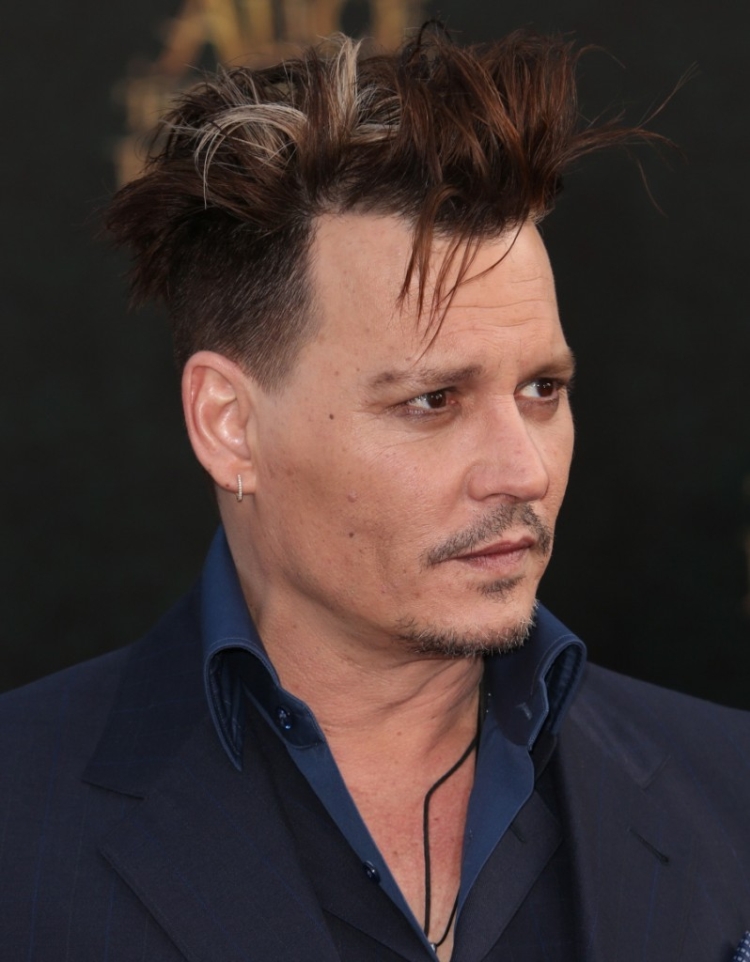 Grunge hairstyle for men who suits