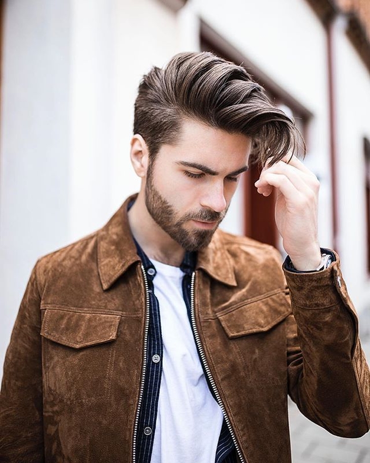 Grunge hairstyle for men who suits