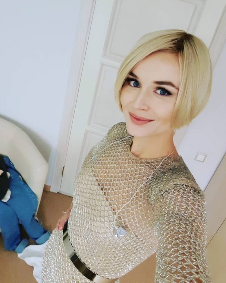 Polina Gagarina's hairstyle