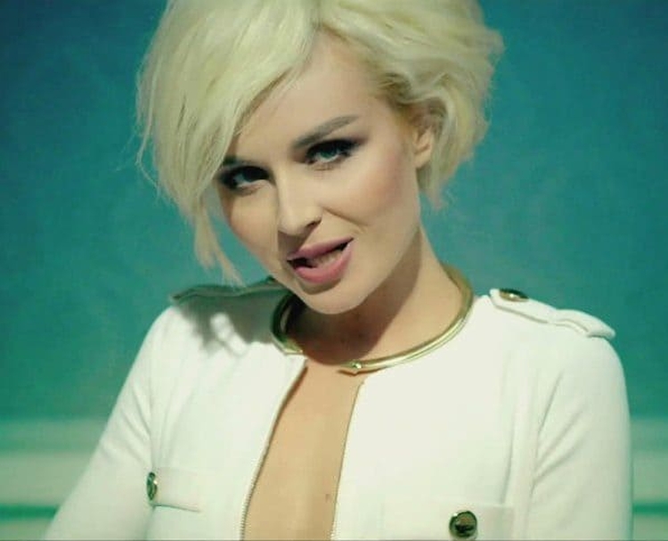 Polina Gagarina's hairstyle