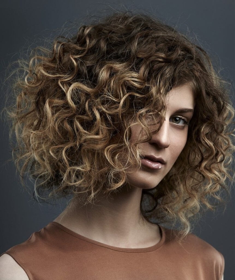 Modern types of perm hair