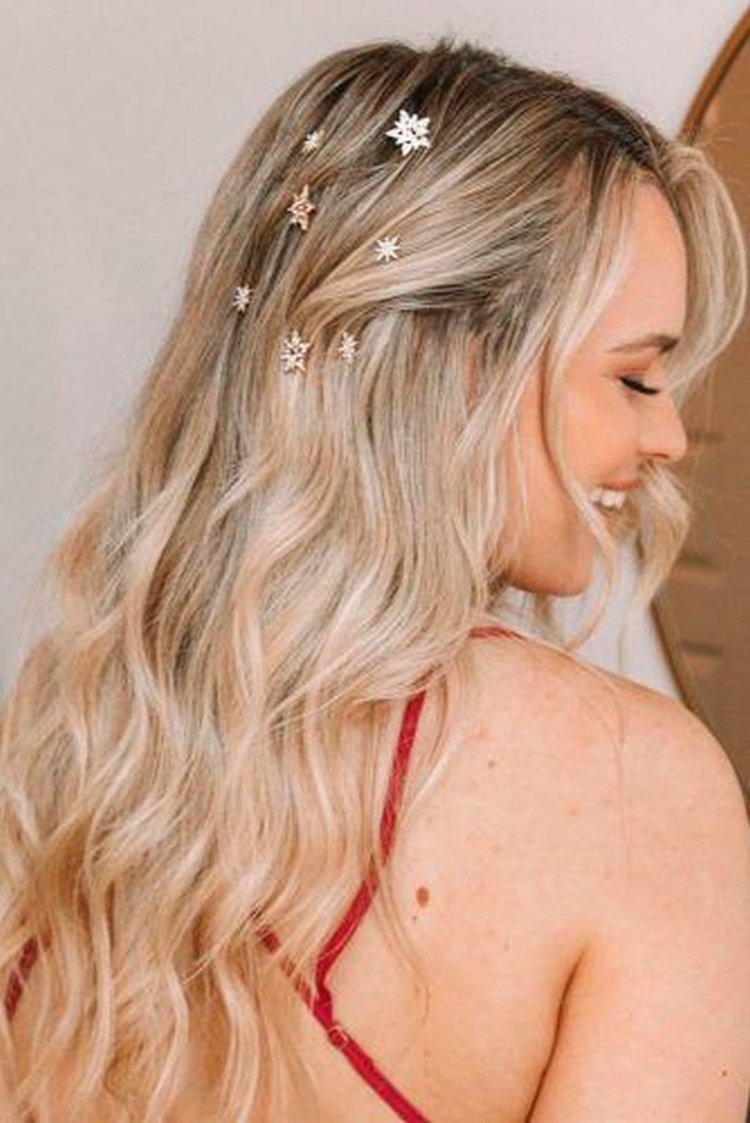 Hair clip hairstyle with barrettes