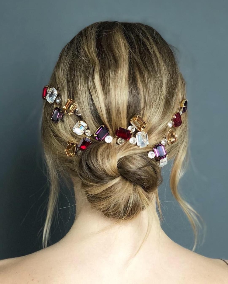 Hair clip hairstyle with barrettes