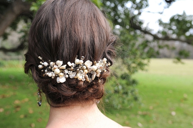 Hair clip hairstyle with barrettes