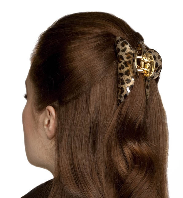 Hair clip hairstyle with barrettes