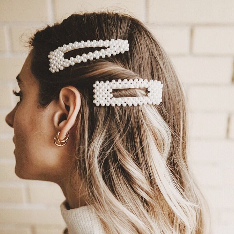 Hair clip hairstyle with barrettes