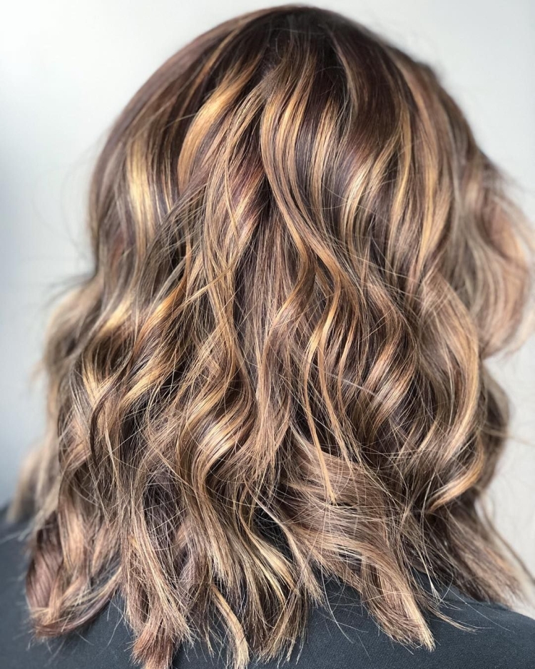 Hair highlighting in two colors