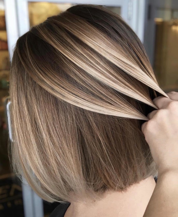 Hair highlighting in two colors