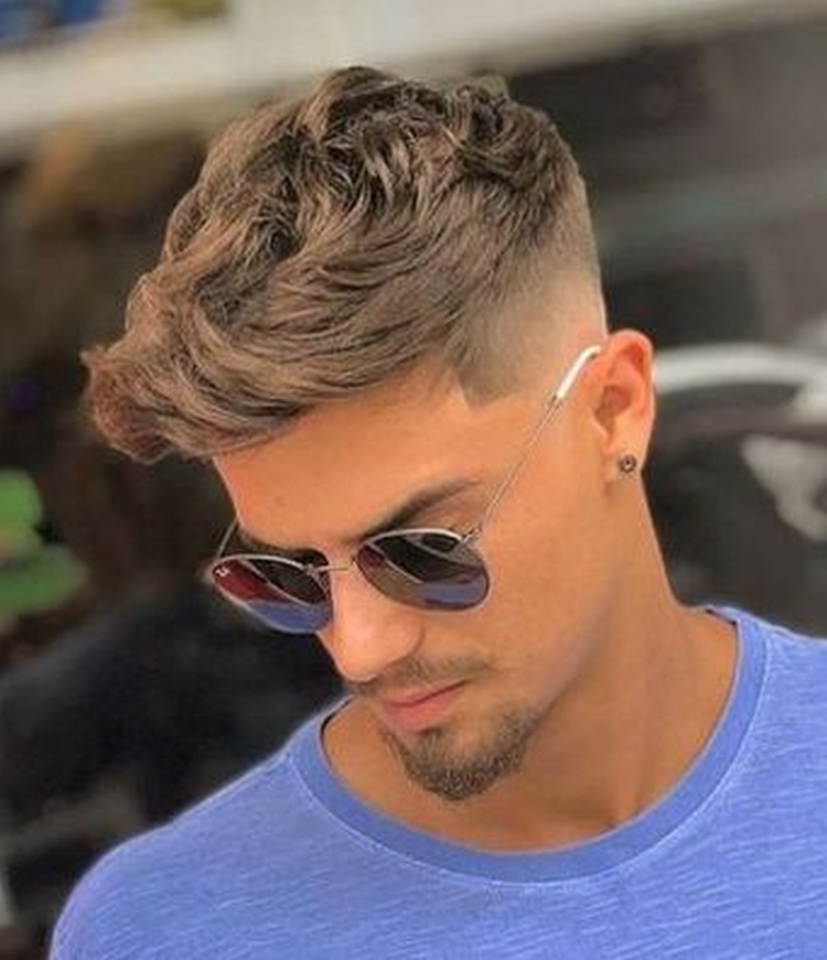 Hawk hairstyle for men