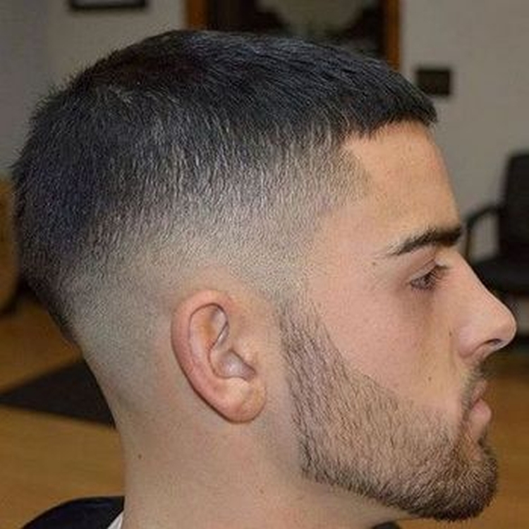 Hawk hairstyle for men