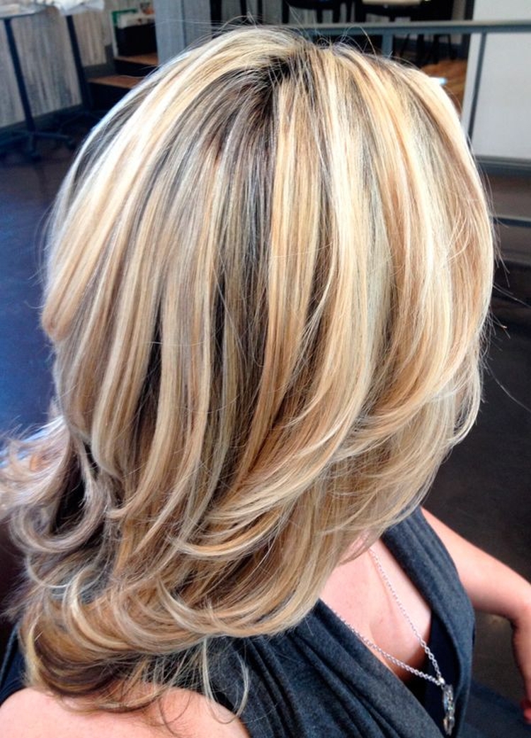 Hair highlighting in two colors