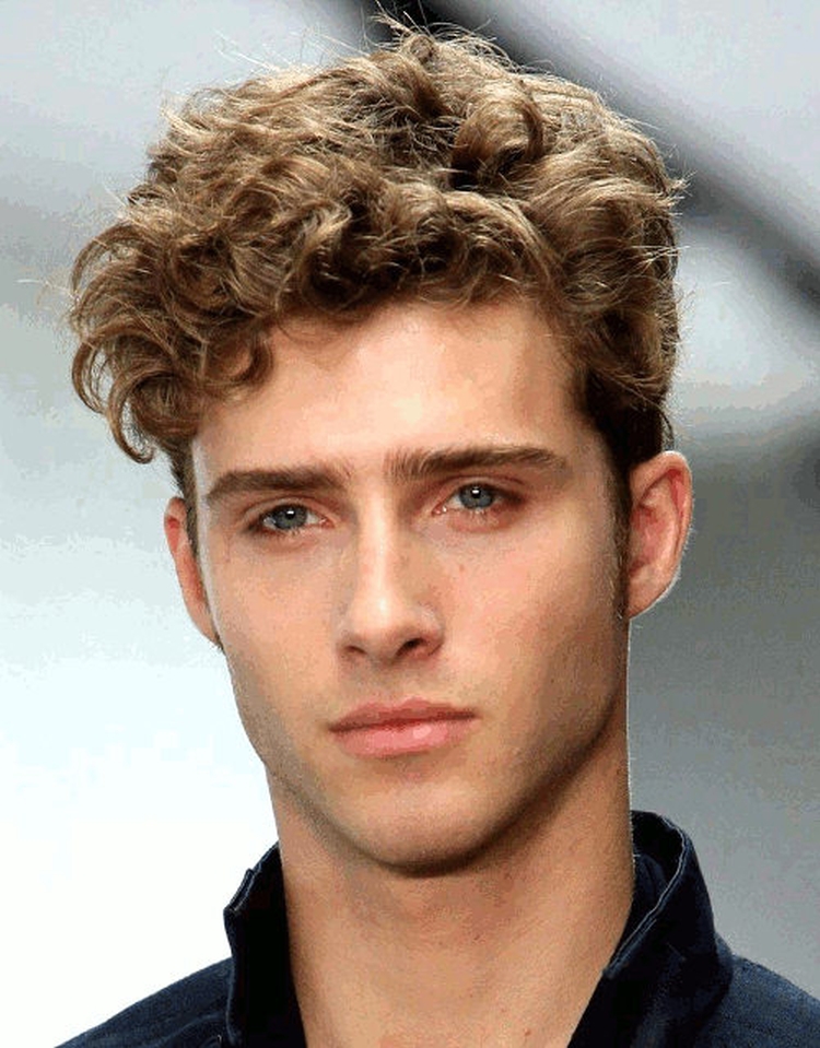 Men's haircuts for curly hair