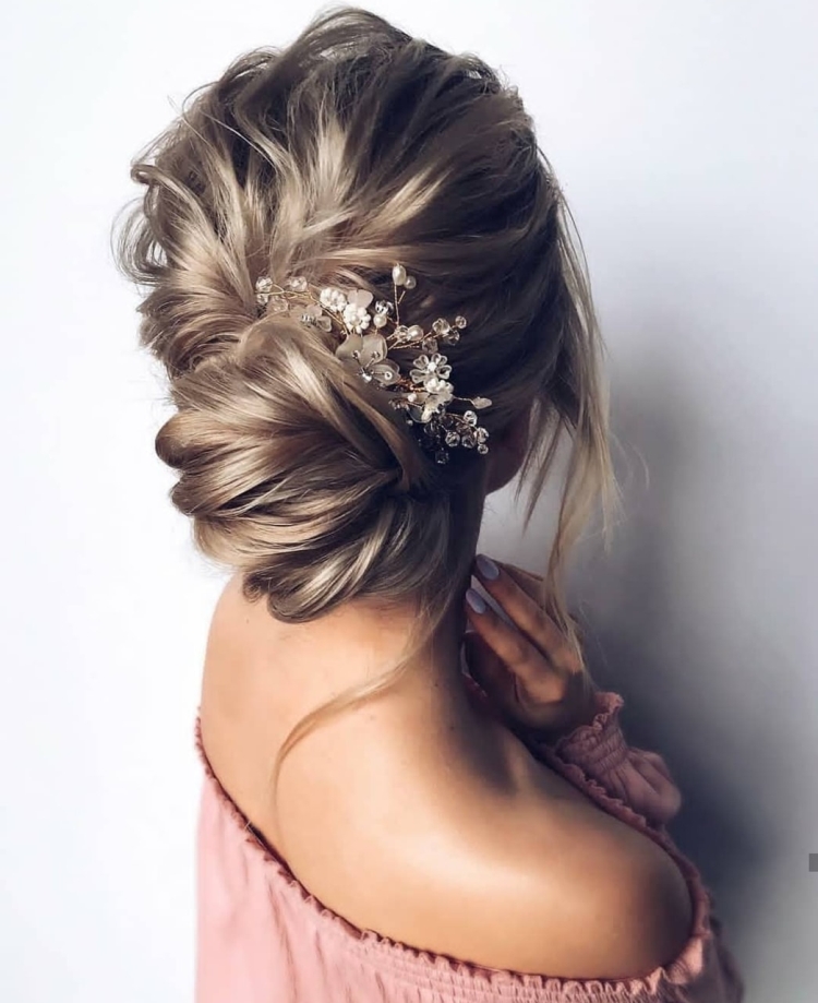 Romantic hairstyles 35 photos