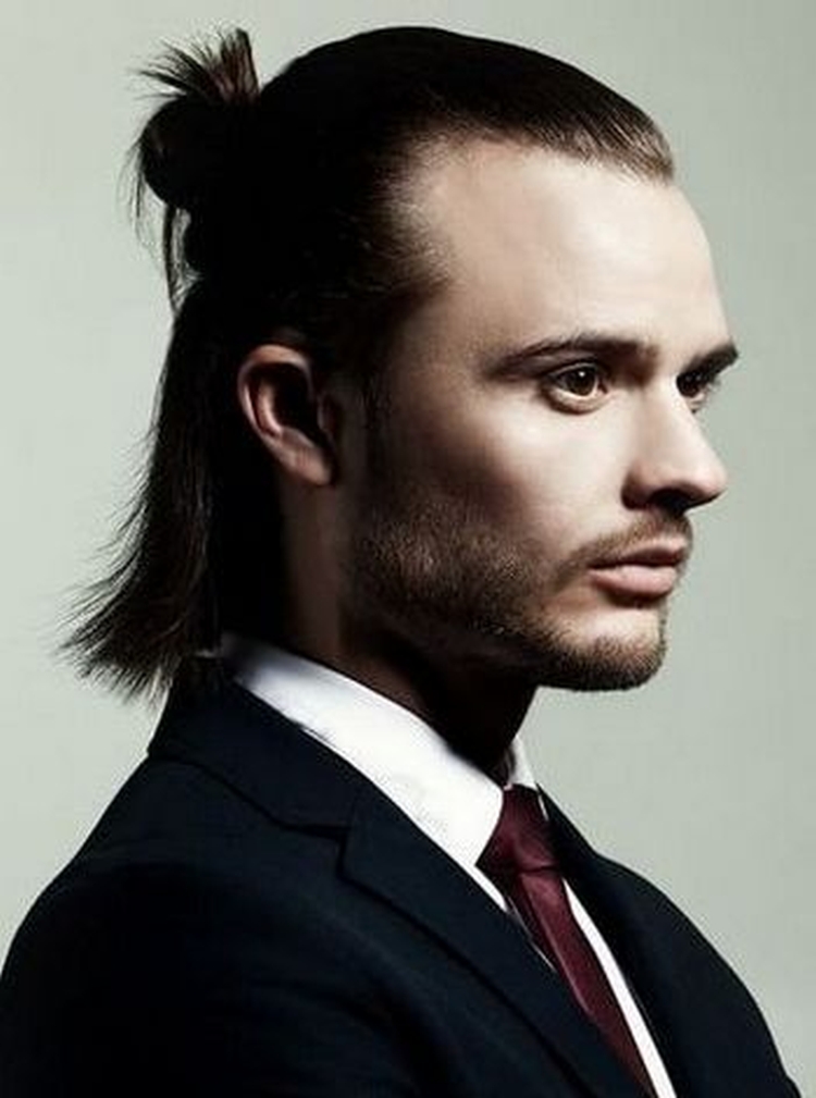 Hawk hairstyle for men