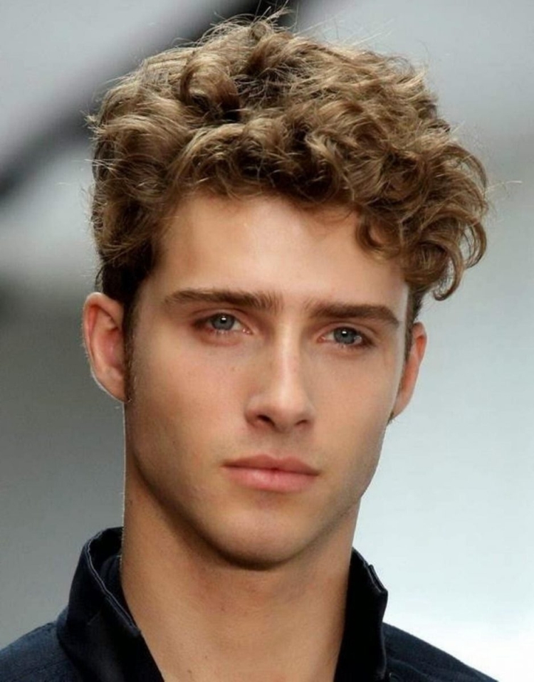 Men's haircuts for curly hair