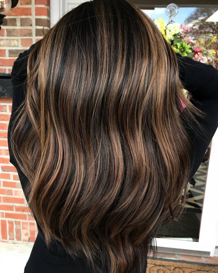 Hair highlighting in two colors