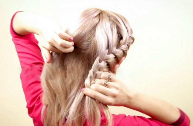 How to braid two side braids of yourself