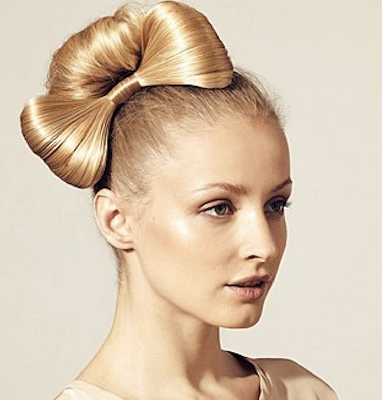 How to make a bow out of hair