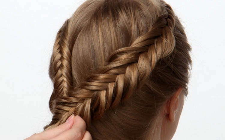 How to braid two side braids of yourself