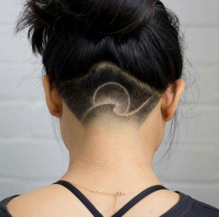 Drawing on the back of the head shaved in girls