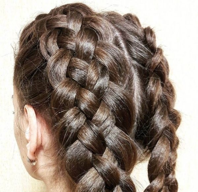 How to braid two side braids of yourself