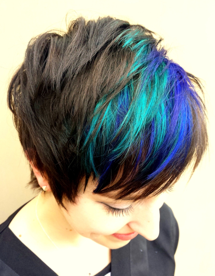 Colored highlights for short hair