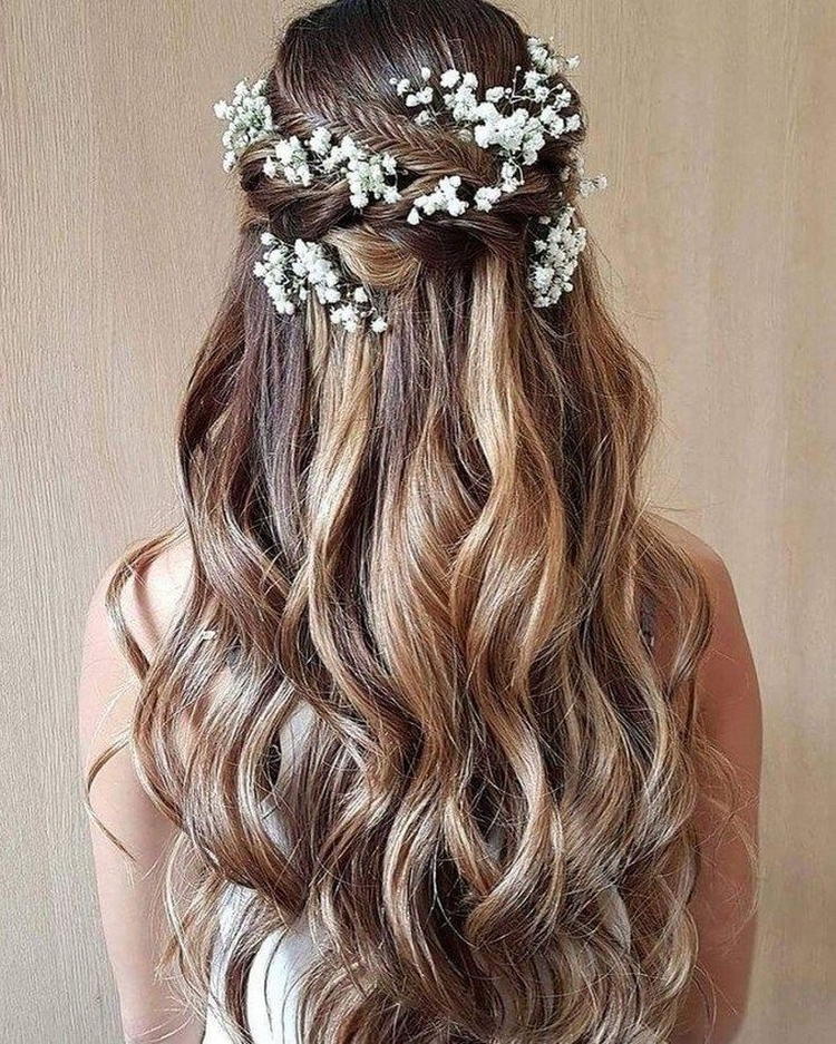 Light hairstyles with loose hair