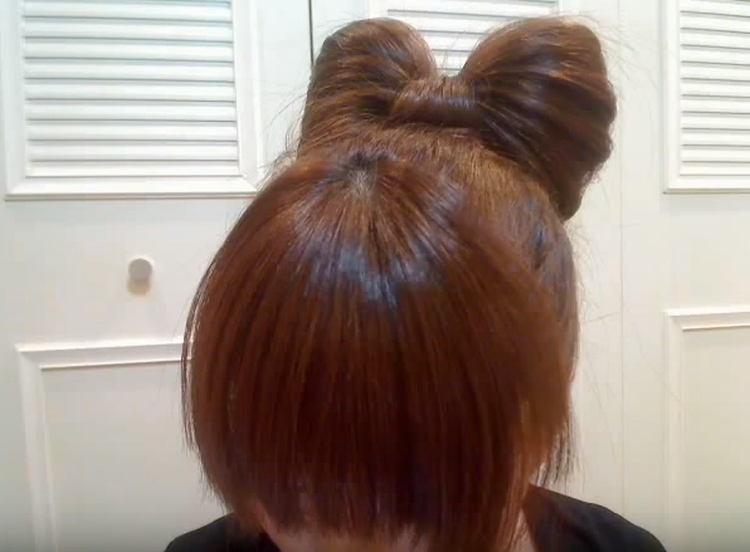 How to make a bow out of hair