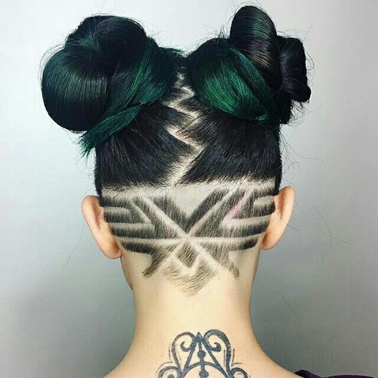 Drawing on the back of the head shaved in girls