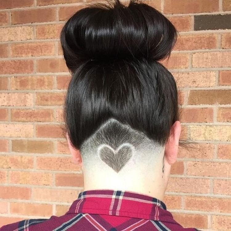 Drawing on the back of the head shaved in girls