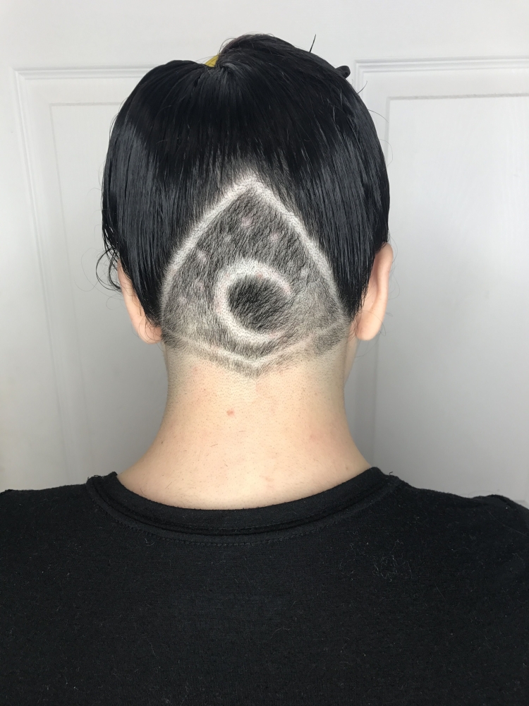 Drawing on the back of the head shaved in girls