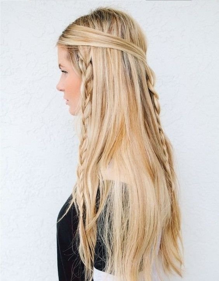 Light hairstyles with loose hair