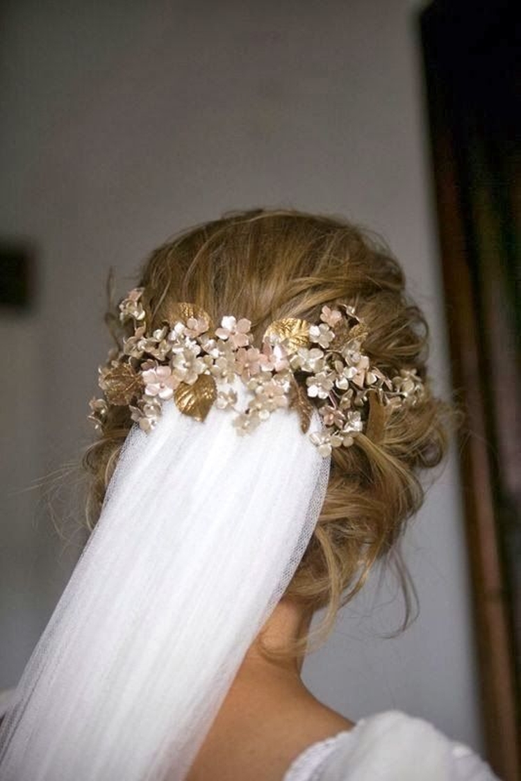 Wedding hairstyles for medium hair with a veil with bangs