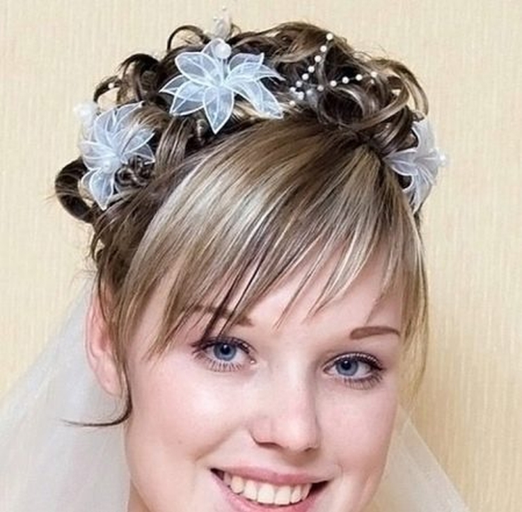 Wedding hairstyles for medium hair with a veil with bangs