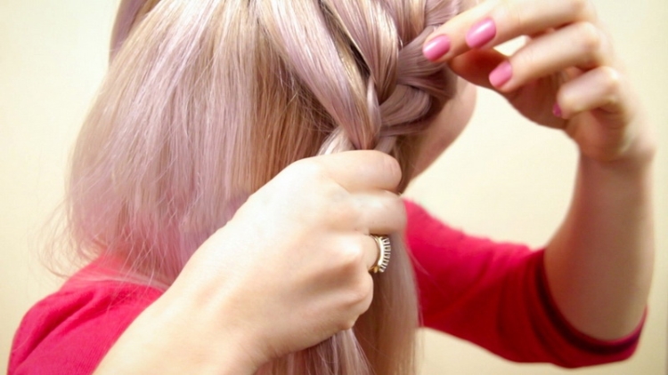 How to braid two side braids of yourself