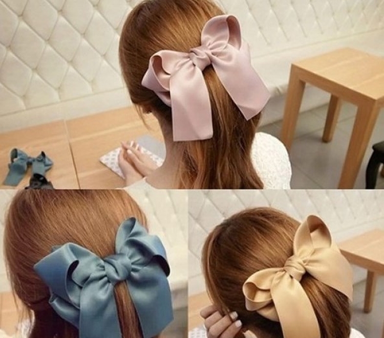 How to make a bow out of hair