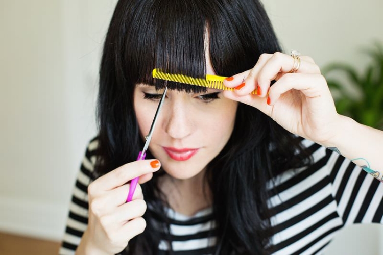 How to profile bangs at home